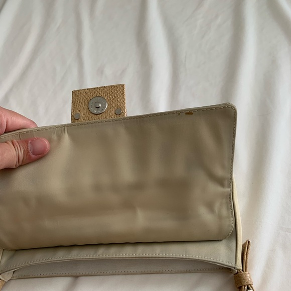 Guess Small Shoulder Bag - Picture 13 of 15